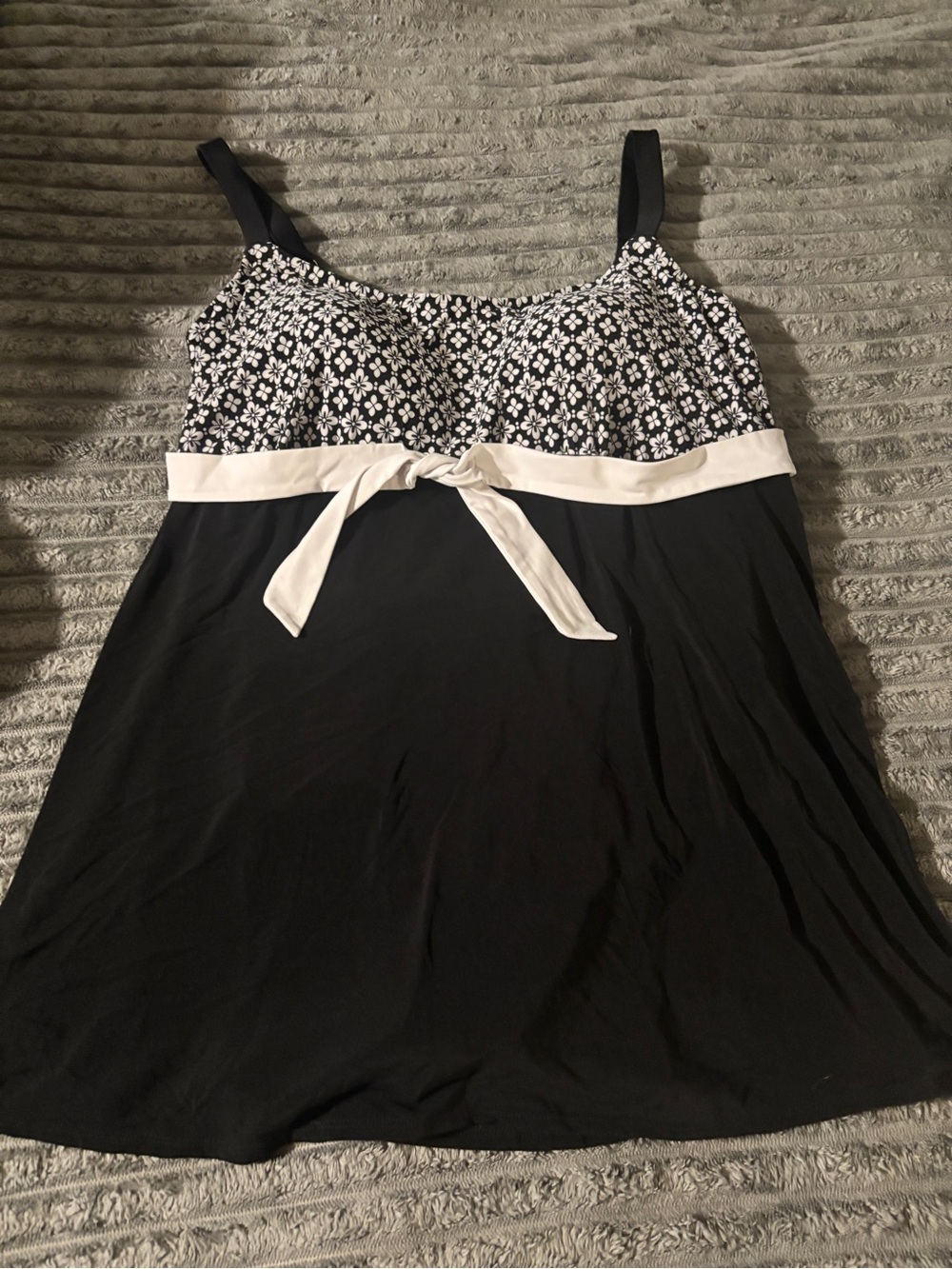 Robby Len Plus Size 20w Black and White Floral Empire Swimdress with Waist Tie